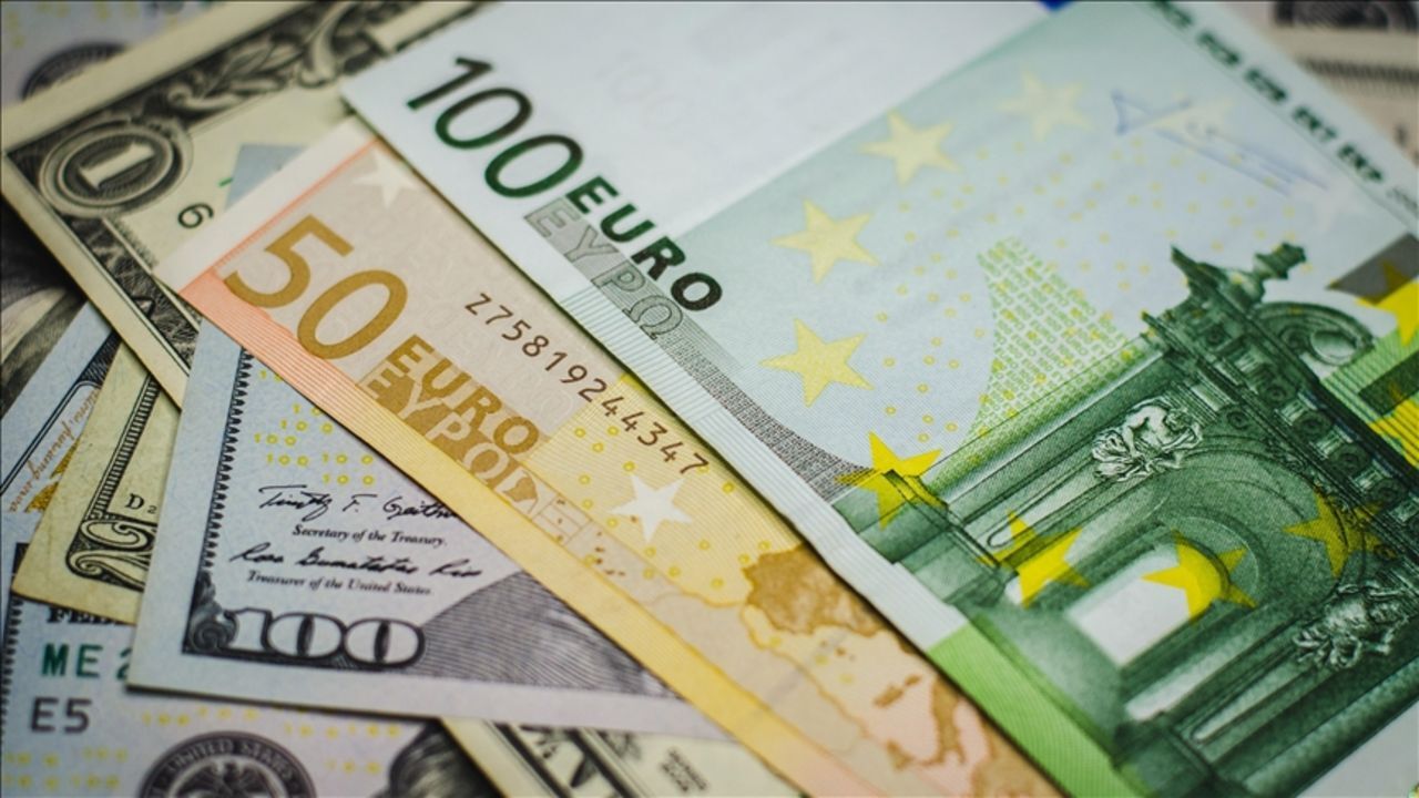 Euro Tum Zamanlarin Rekorunu Kirdi 40 Lirayi Asti 17417009722439