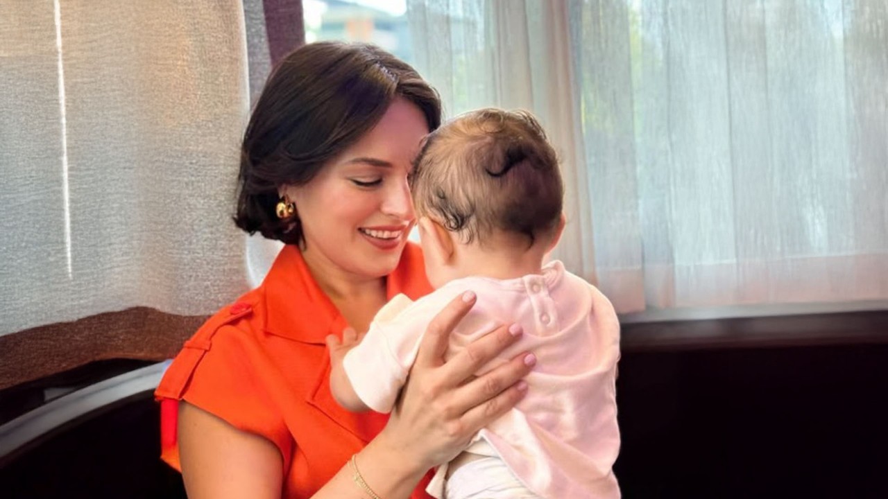 Ezgi Mola'dan annelik cevabı: Yapmam gerekeni yaptım