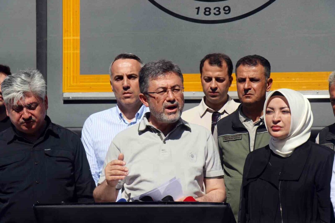 Bakan Yumakli Acikladi 3 Kisi Gozaltina Alindi 890F254071F2