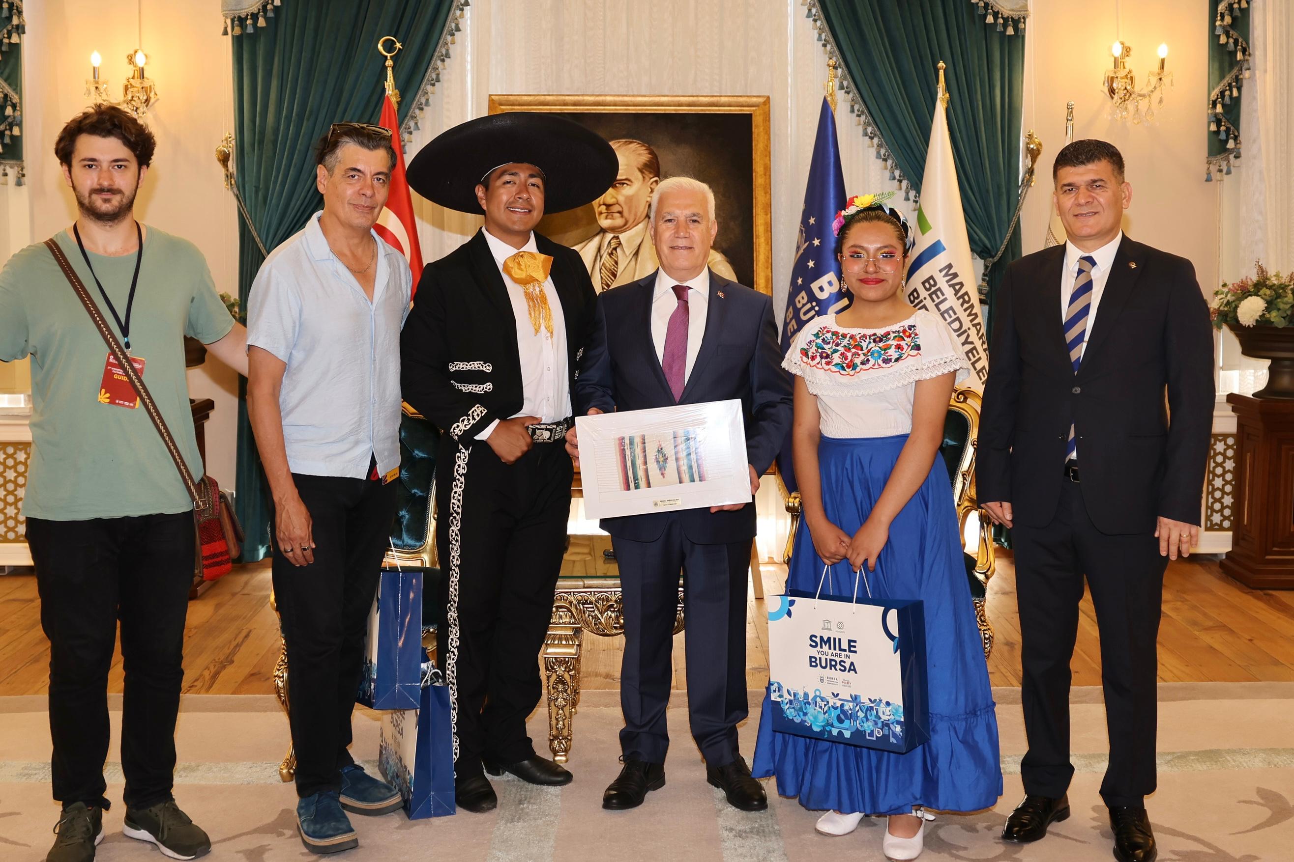 35819 M T Y4 Nz Bl M W