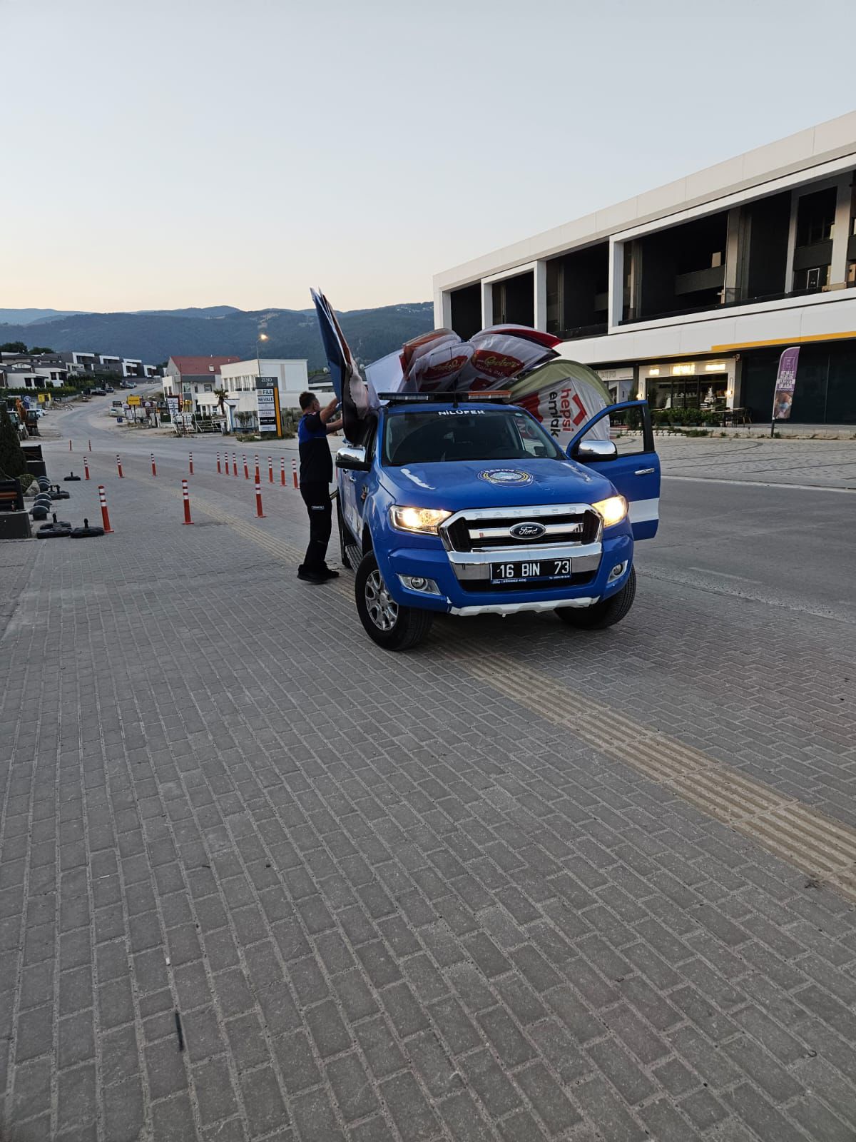 İzi̇nsi̇z Afi̇ş (3)