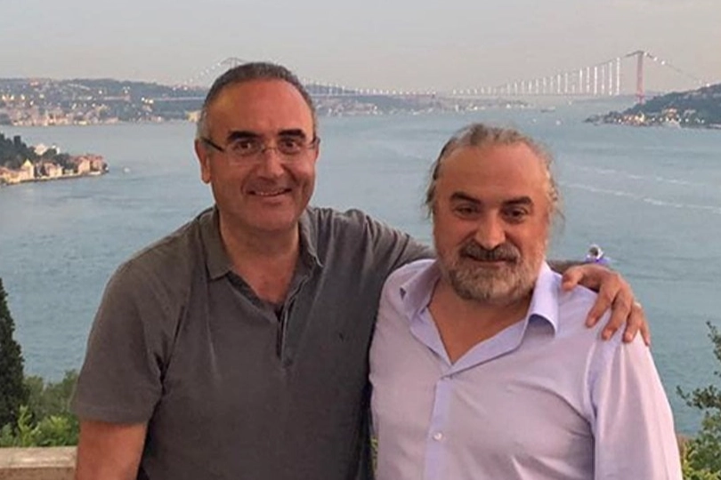 Sunay Akin Dan Volkan Konak A Duygusal Veda Gule Gule Volkanim 1743610107 589 Large