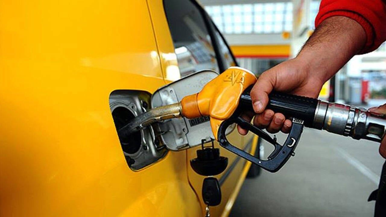 Zam Firtinasi Suruyor Benzin 52 Tl Yi Motorin 55 Tl Yi Gecti