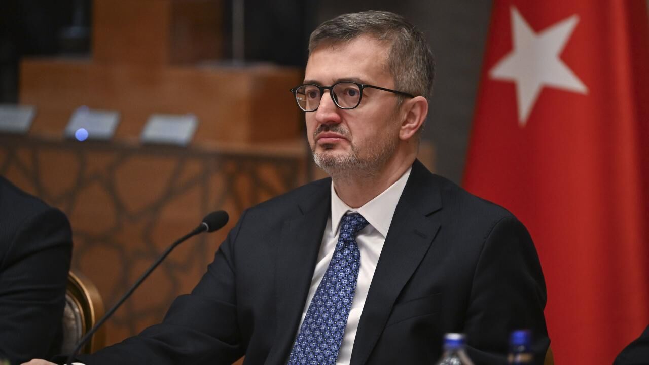 Burhanettin Duran: “Gazze’de yaşananları görünmez hale getiremez”