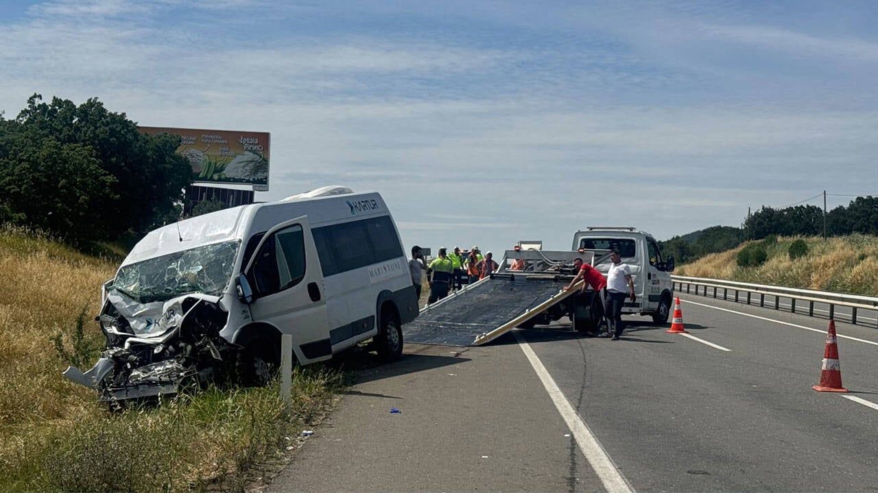 Edirne De Gida Tankeri Ile Servis Araci Carpisti 12 Yarali