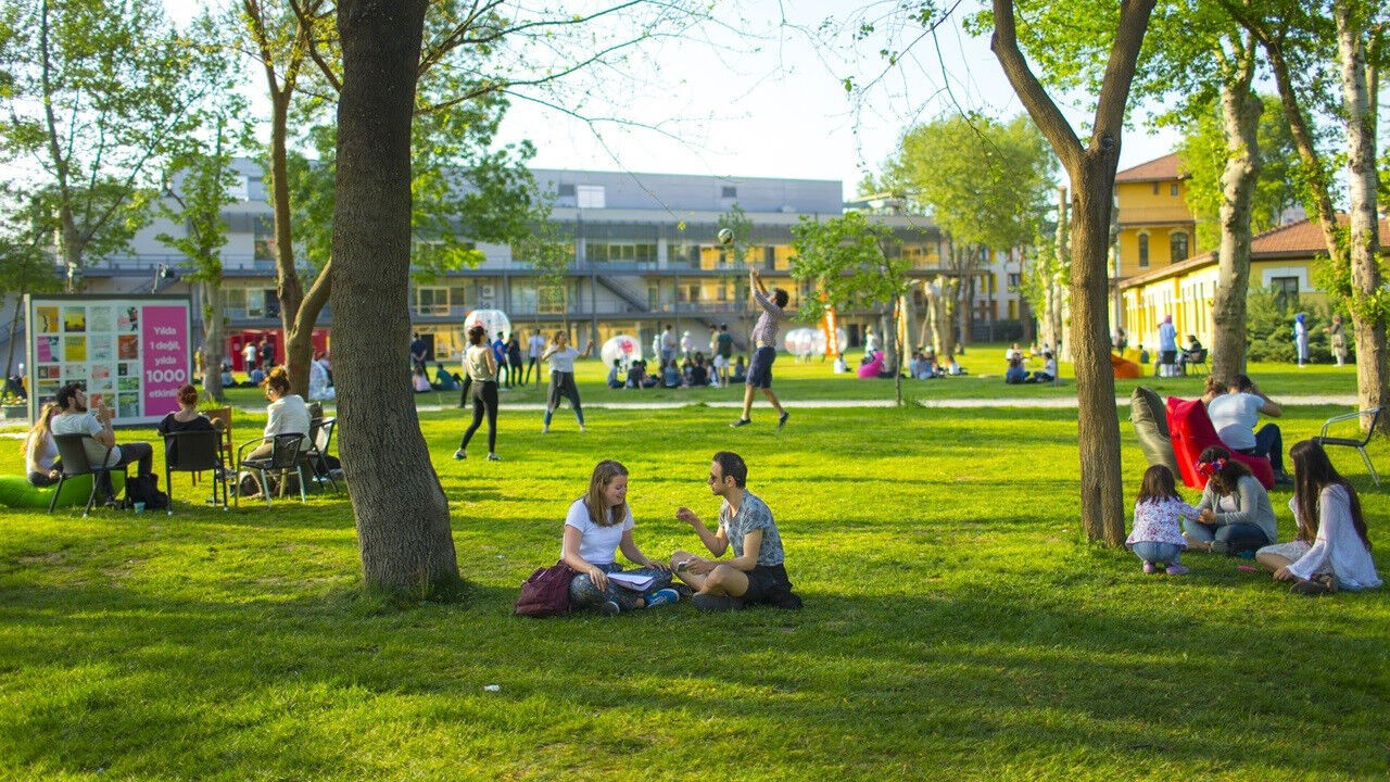 Vakıf Üniversitesi