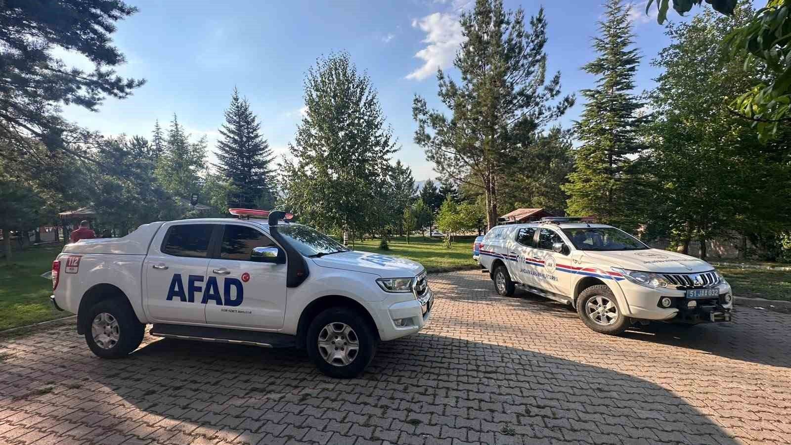 Aladağlar'da tırmanış sırasında düşen İngiliz dağcı için helikopterli kurtarma operasyonu