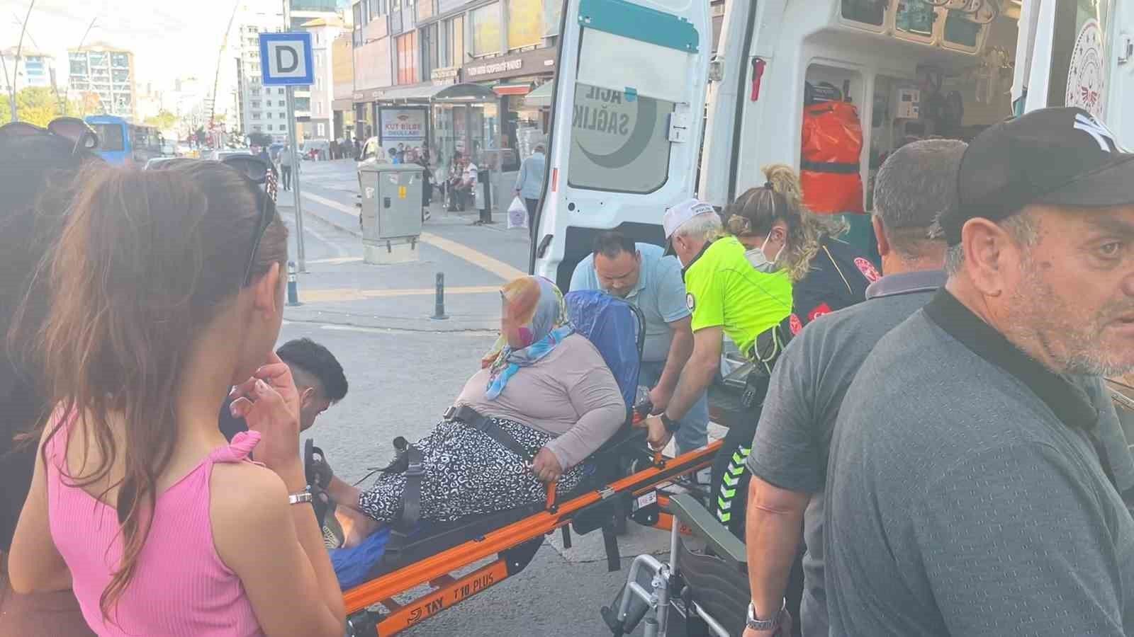 Niğde'de otomobil yaya geçidinde engelli vatandaşa çarptı