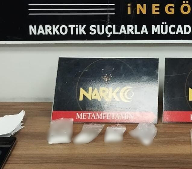 Uyuşturucu Madde İle Kaçmaya Çalişan Şahis Poli̇s Eki̇pleri̇nce Yakalandi Düzenlendi