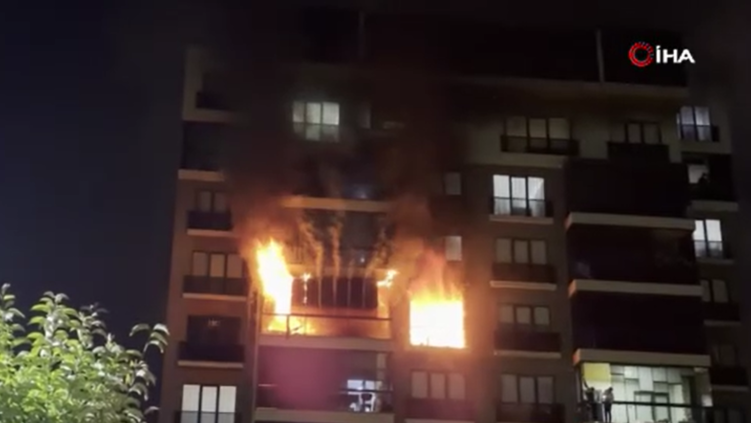 Bursa’da daire alevlere teslim oldu