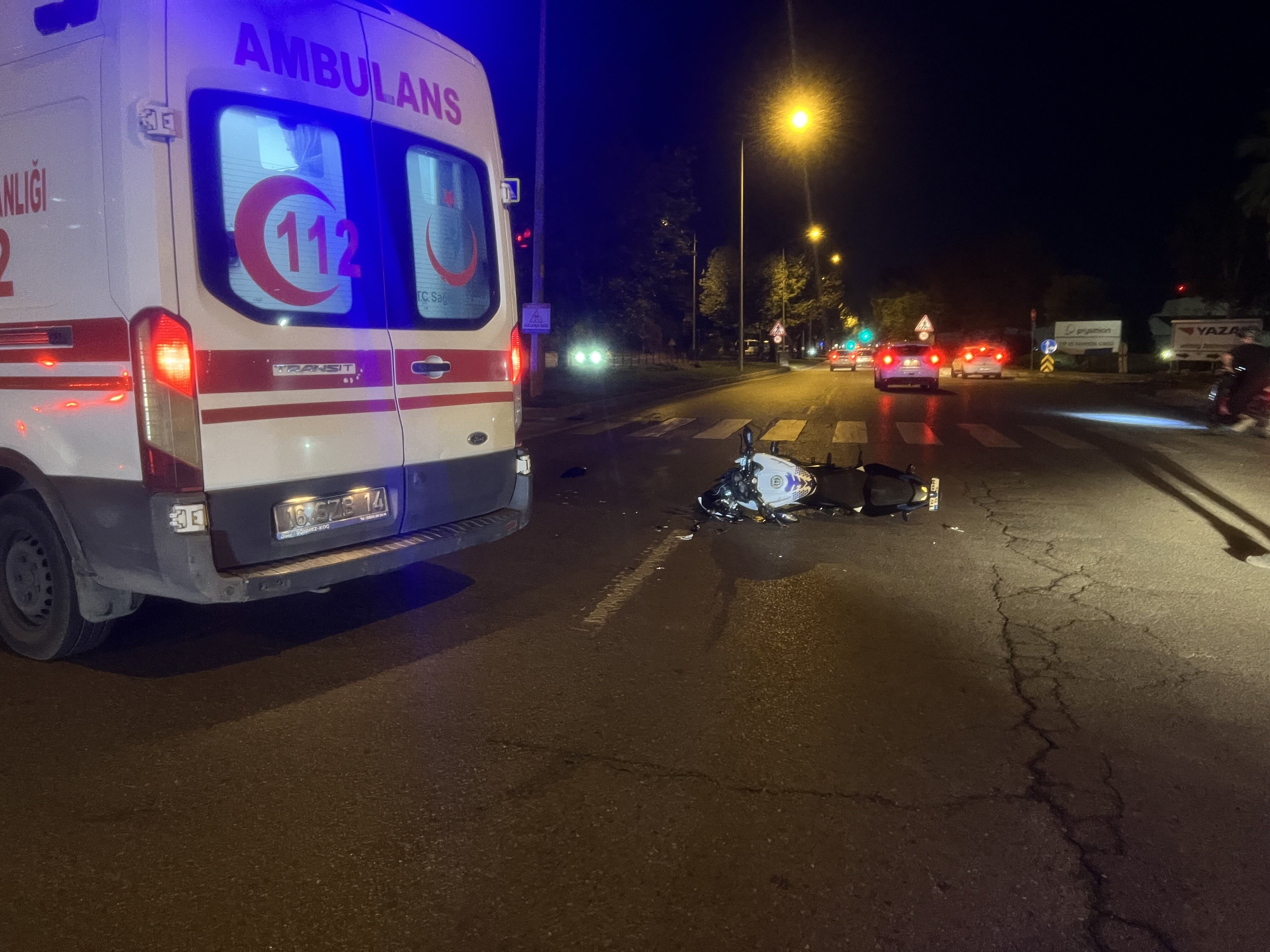 Bursa’da gece yarısı korkutan kaza: 18 yaşındaki motosikletli ağır yaralandı