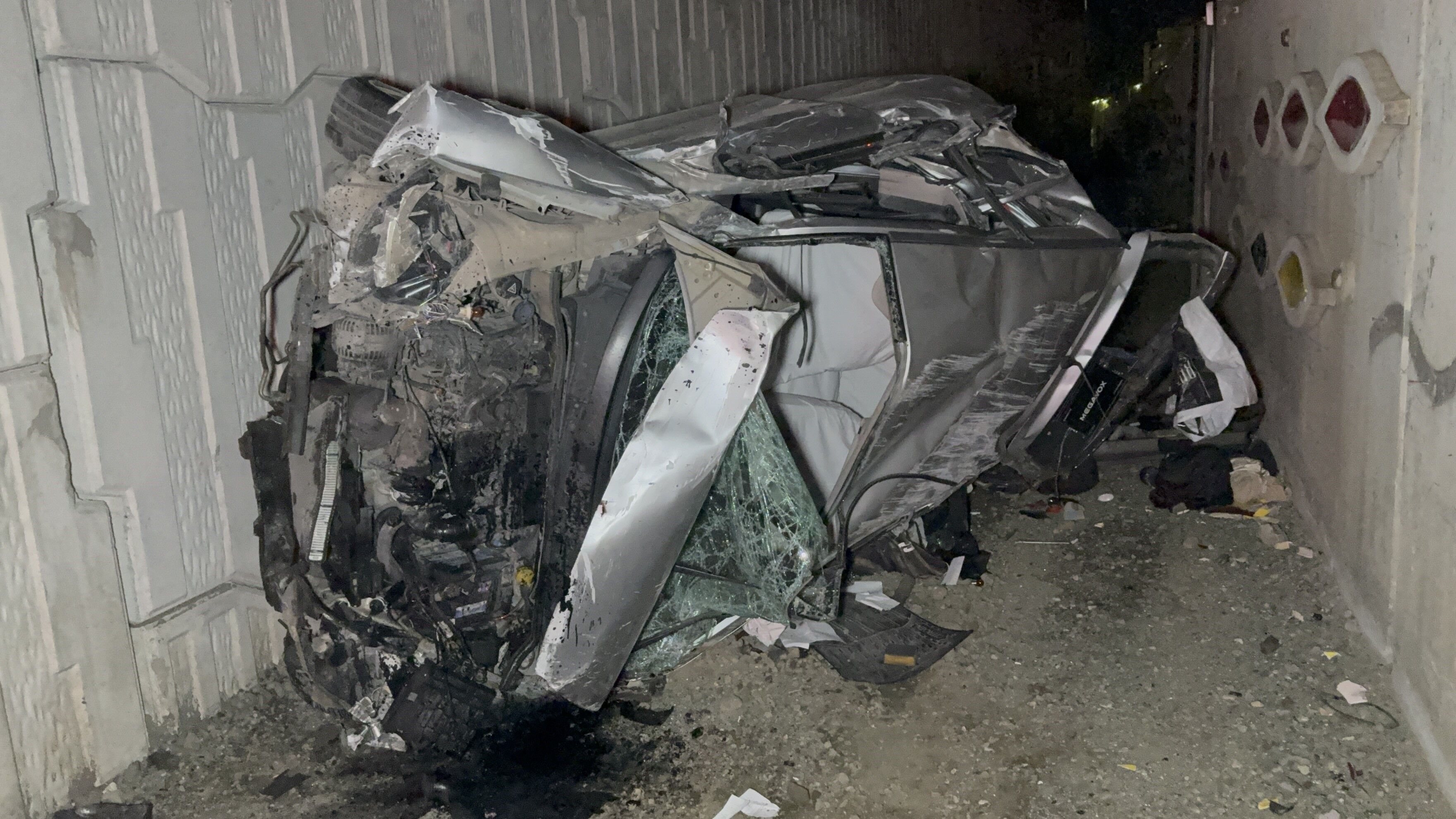 Kamyonete çarpan otomobil takla attı: 2 yaralı