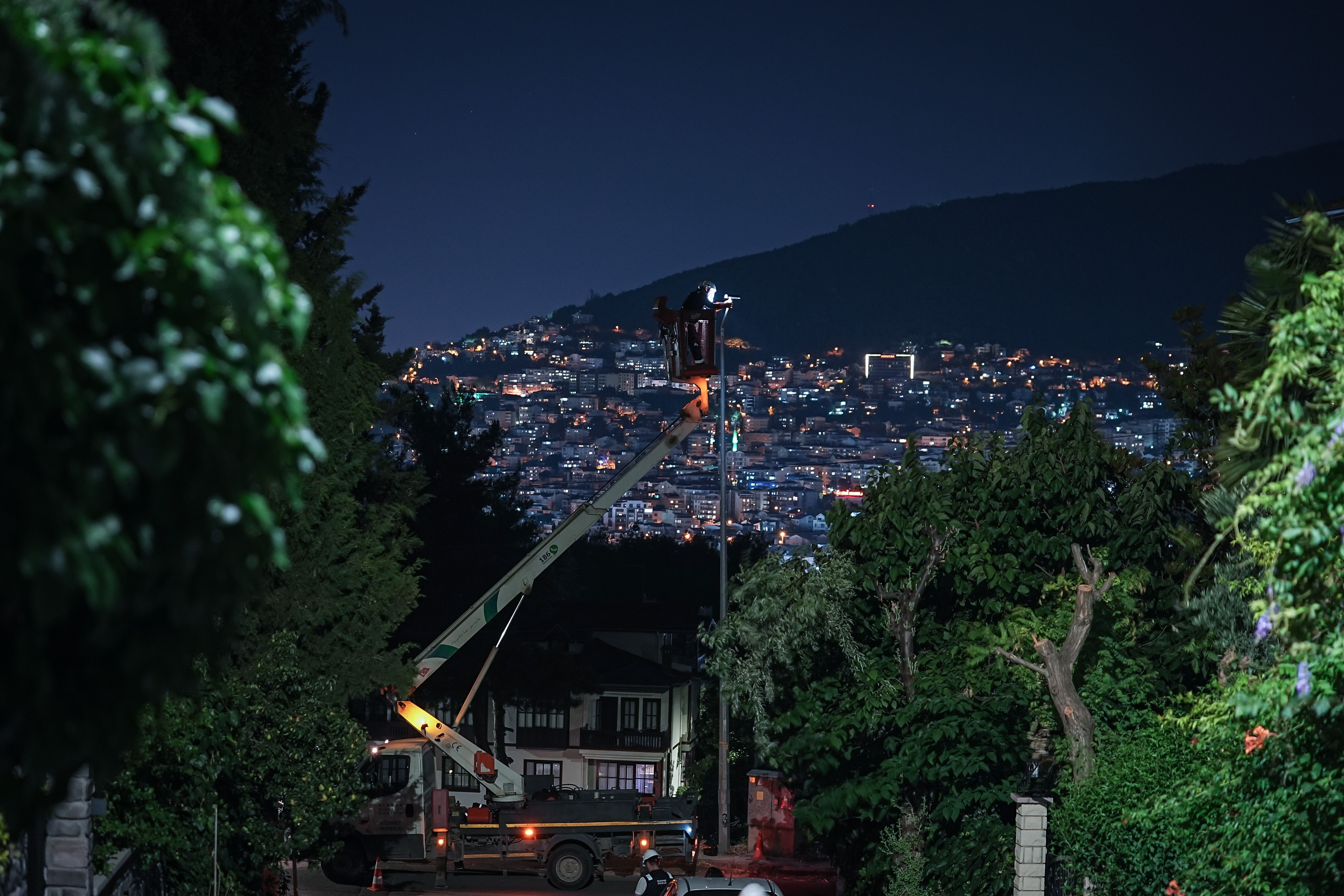 UEDAŞ, Güney Marmara'da enerji çalışmalarını sürdürüyor