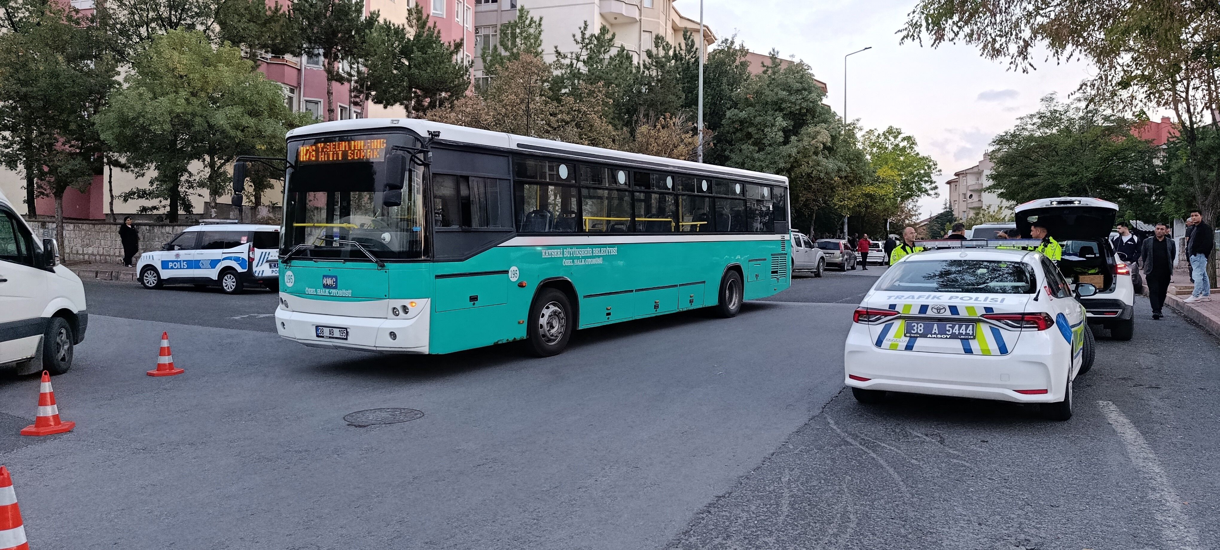 A W795725 04