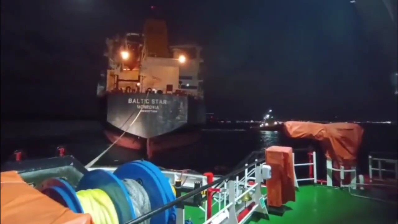 Çanakkale Boğazı'nda kimyasal tanker arızalandı: Römorkörle demir sahasına çekildi