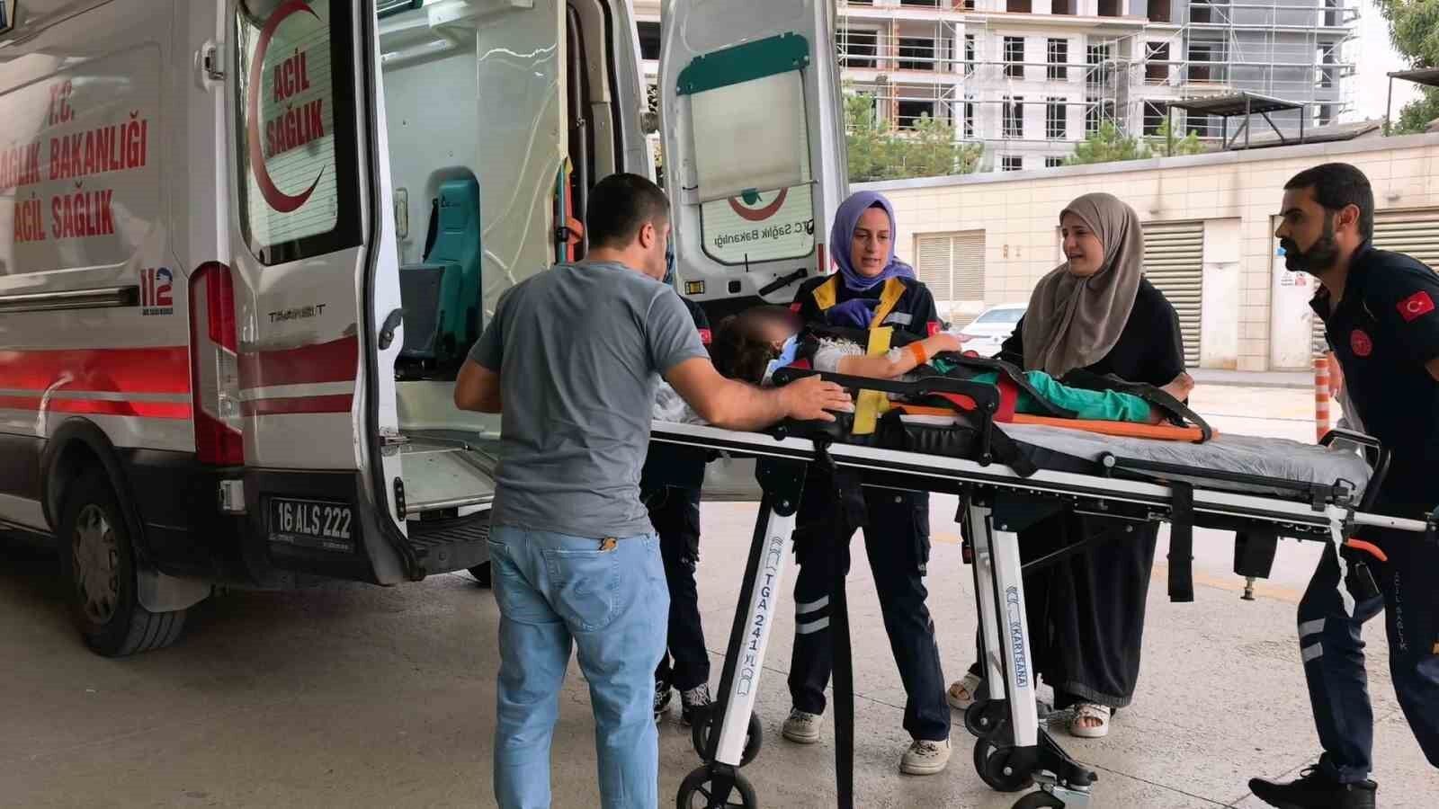 Bursa’da balkondan düşen 4 yaşındaki çocuk yaralandı