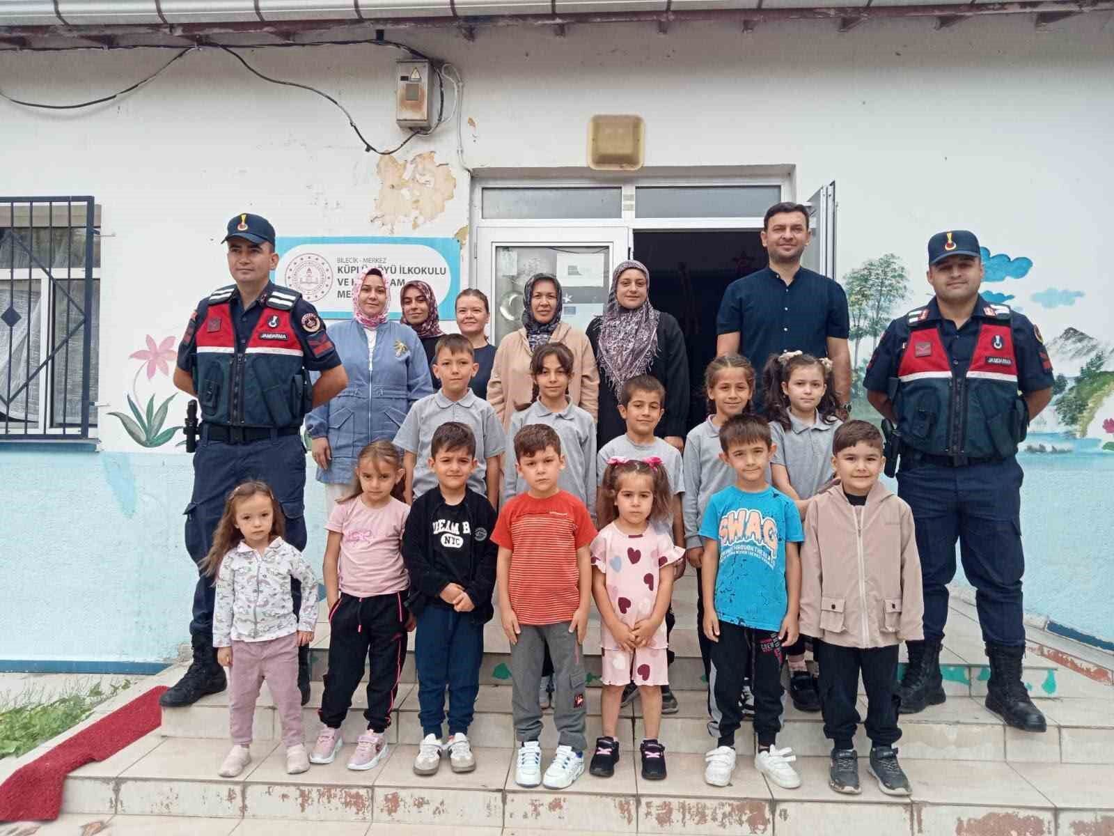 Bilecik'te okul çevreleri ve servisler denetlendi