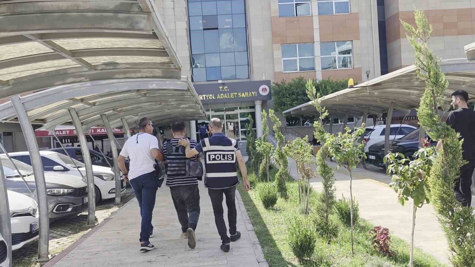 Boşanma aşamasındaki karısını öldüren şahıs tutuklandı