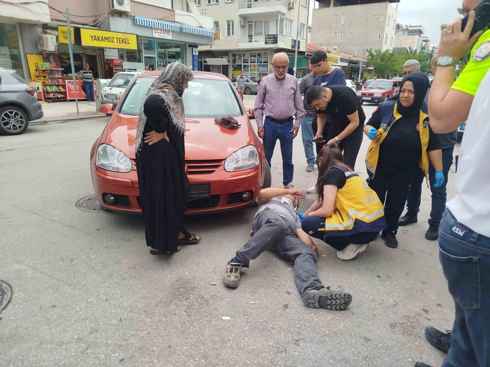 Çivril'de elektrikli bisiklete otomobil çarptı: 1