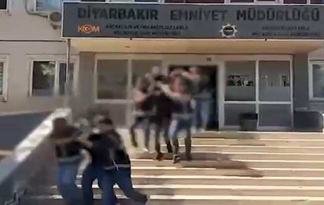 Diyarbakır'da 'Daltonlar' suç örgütüne operasyon: 8 şüpheli tutuklandı