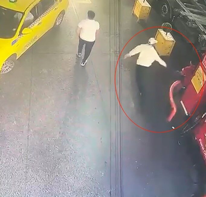 Esenyurt'ta pompacıya silahlı saldırı; o anlar kamerada