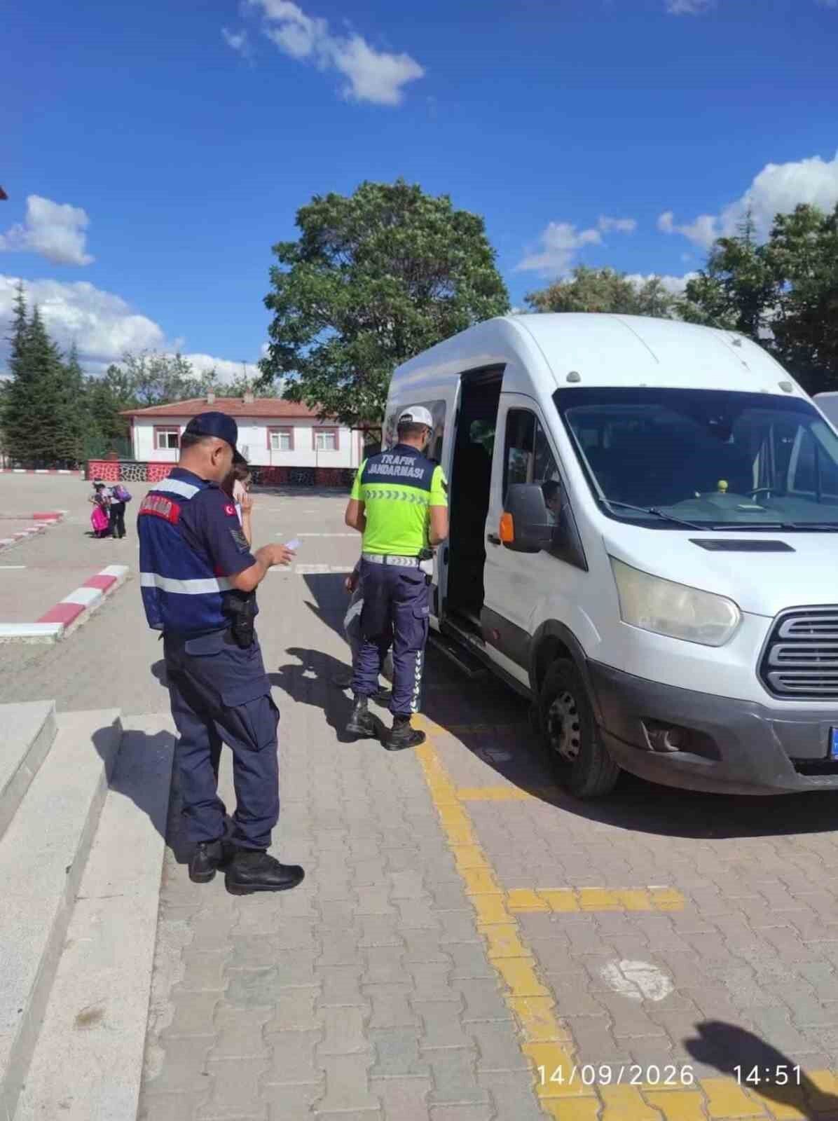 Güdül'de okul servislerine sıkı denetim