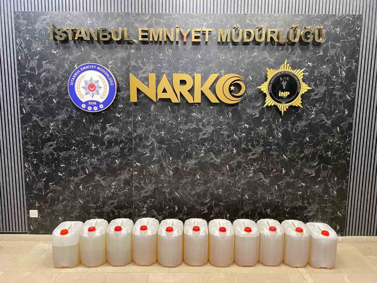 İstanbul'da tırın yakıt deposunda 224 kilo sıvı metamfetamin ele geçirildi