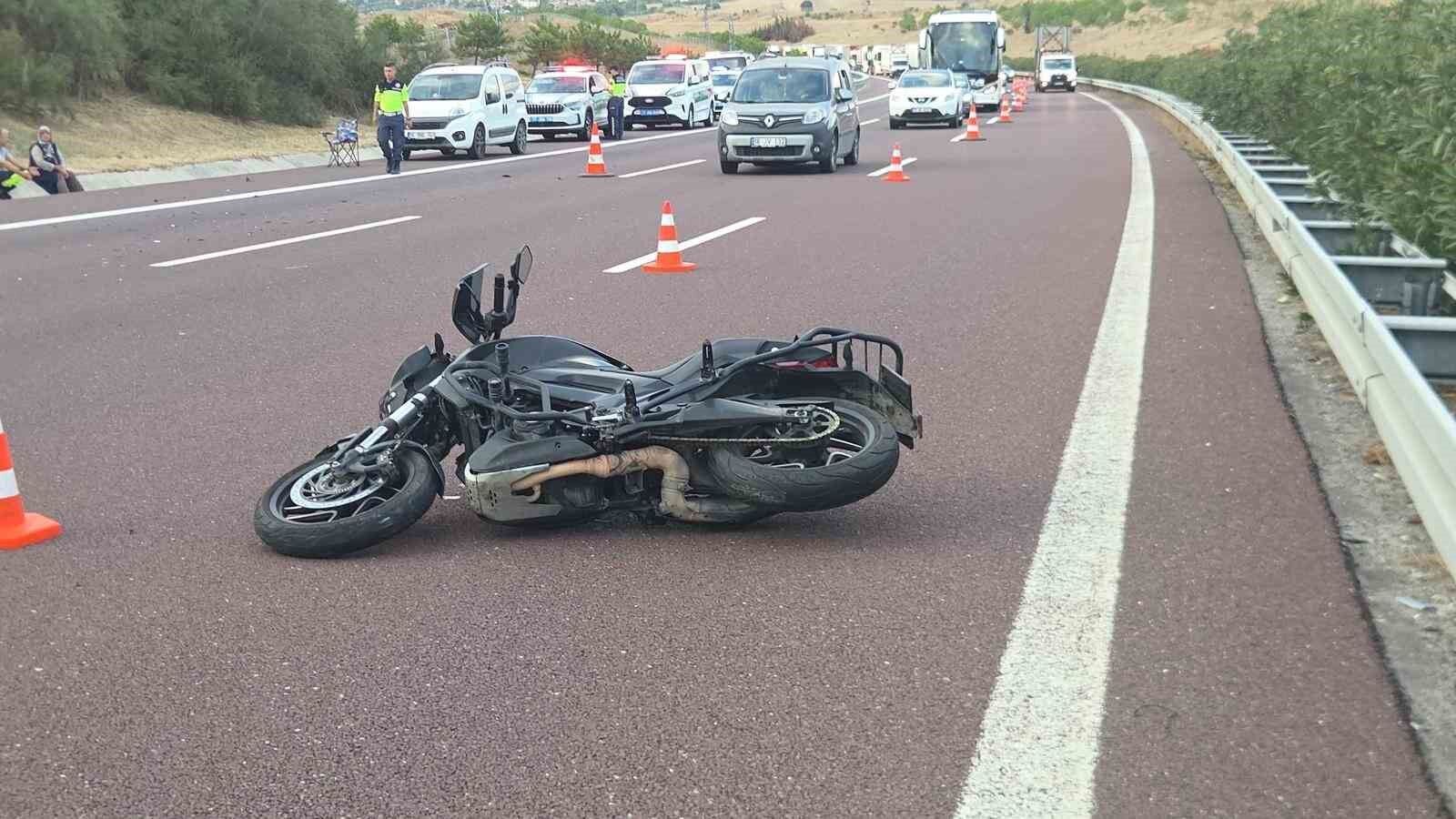 Bursa'da motosiklet kamyona çarptı: Sürücü hayatını kaybetti