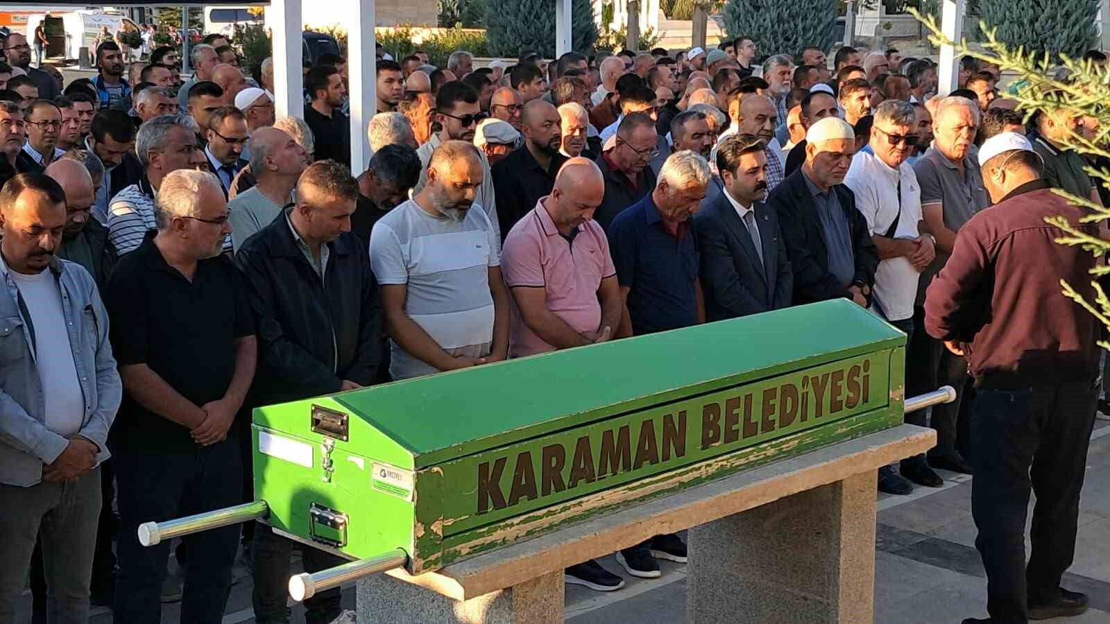 Karaman'da çöp kamyonundan düşen temizlik işçisi yaşam mücadelesini kaybetti