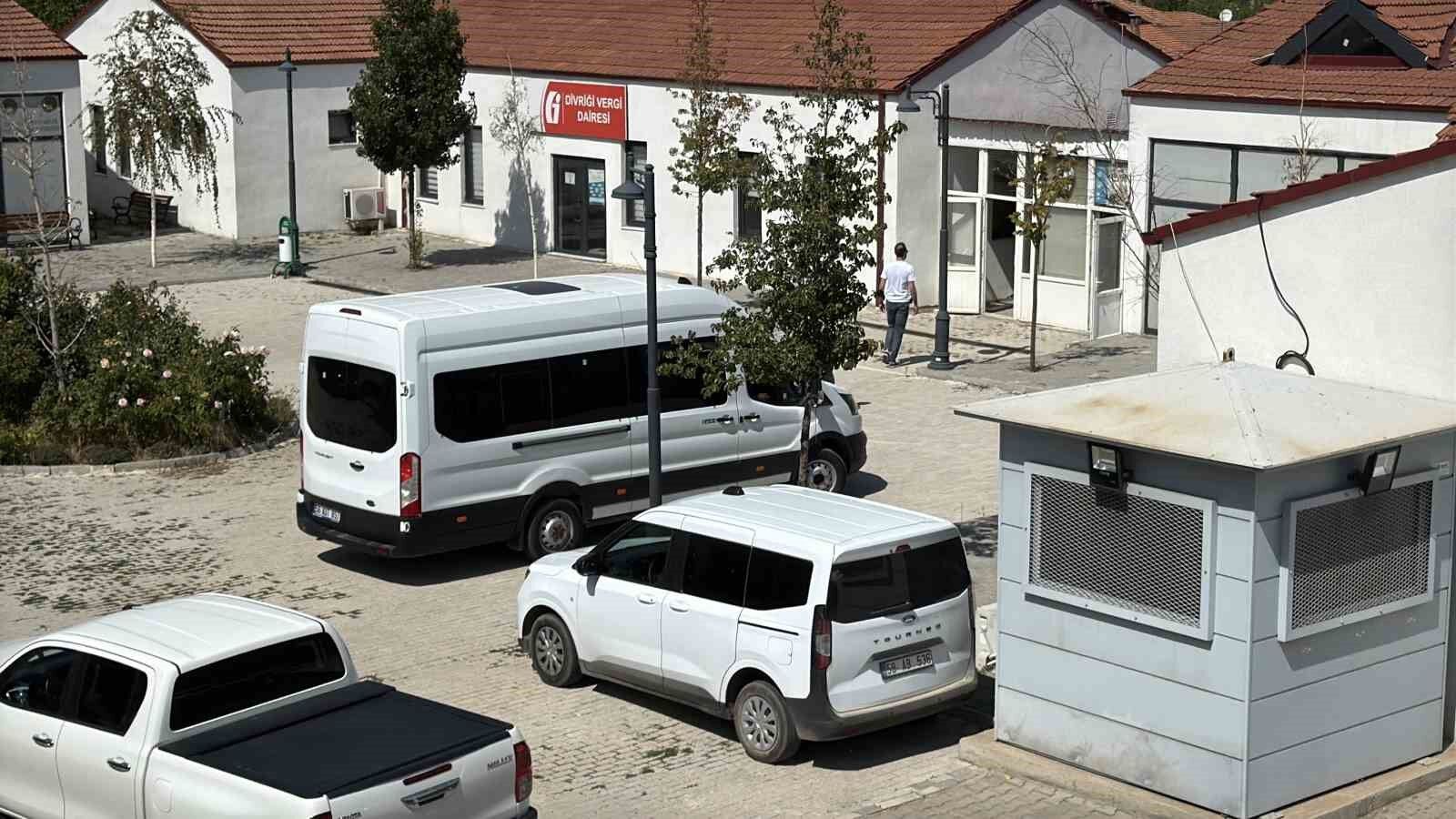 Kayıp bebek soruşturmasında gözaltılar adliyeye sevk edildi