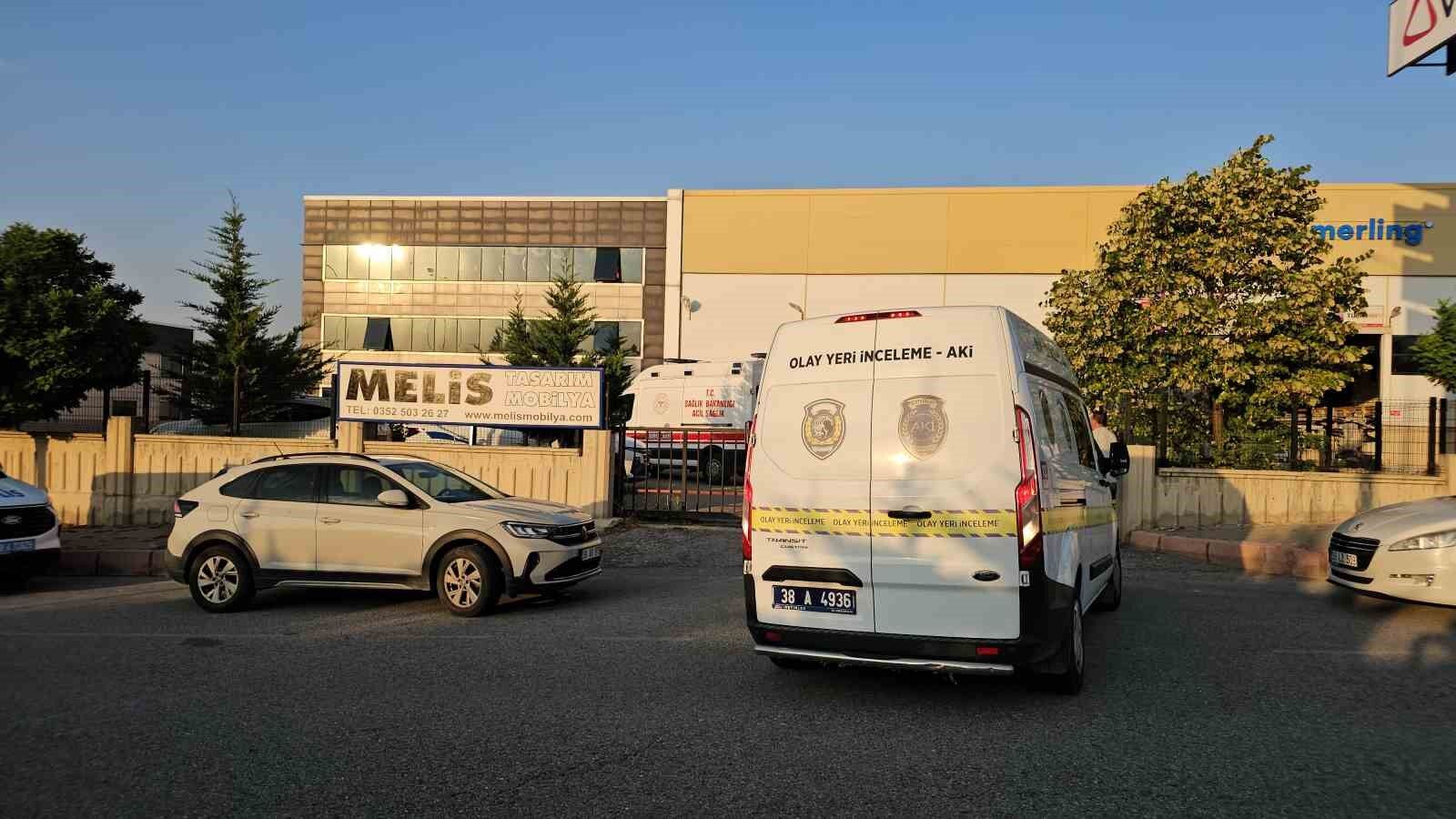 Kayseri’de fabrika önünde silahlı olay: 40 yaşındaki şahıs hayatını kaybetti