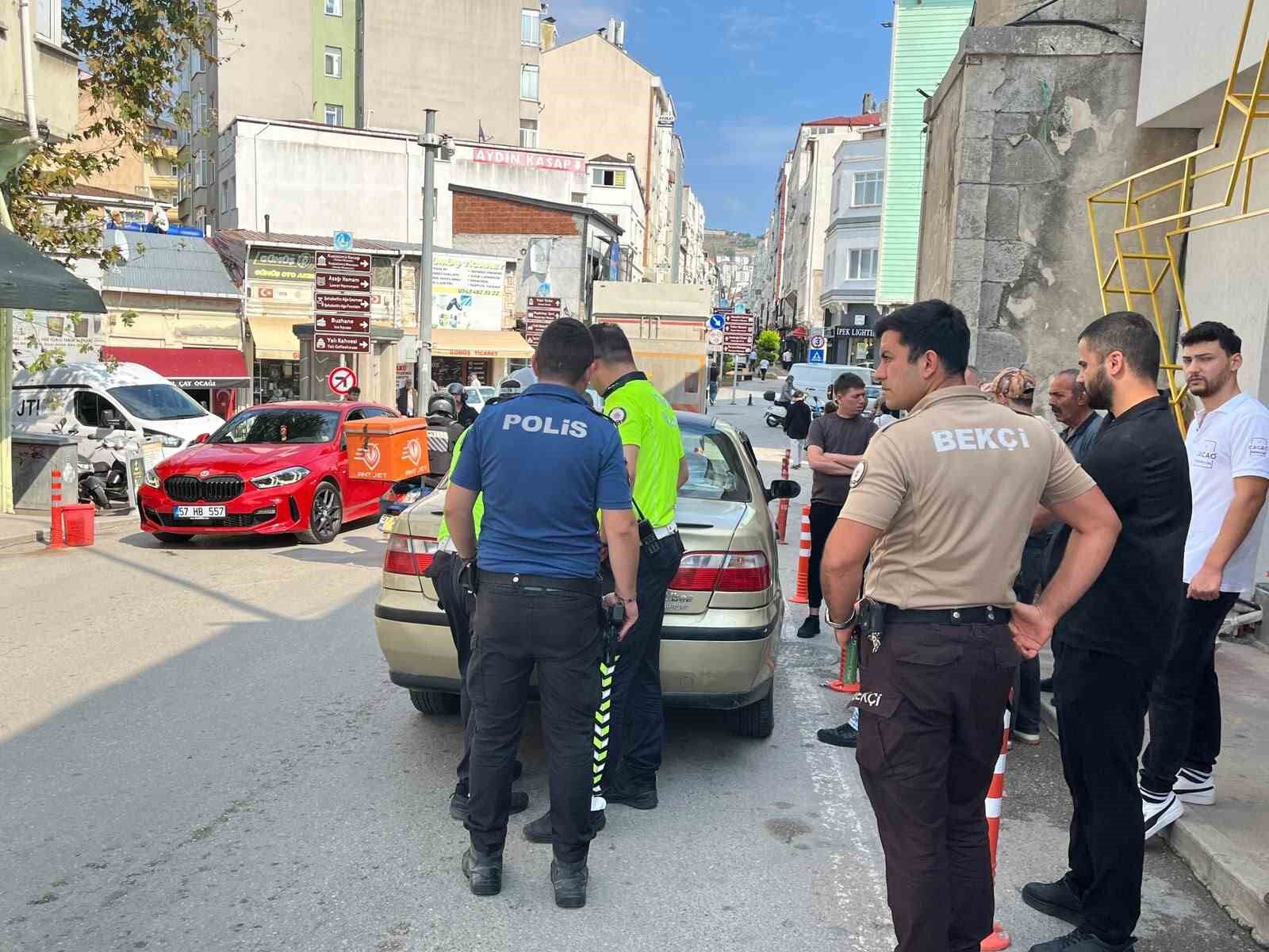 Sinop'ta epilepsi krizi geçiren genç otomobile çarptı