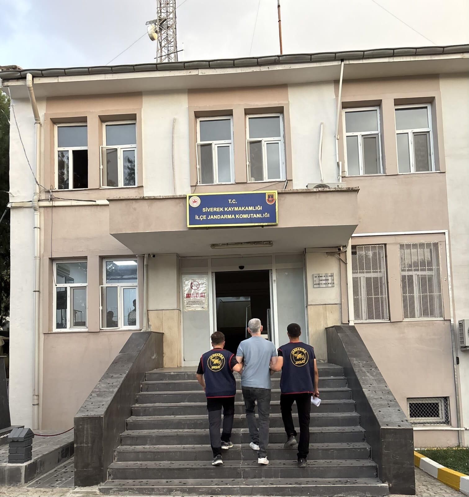Siverek'te 15 yıl 5 ay hapis cezasıyla aranan şahıs yakalandı