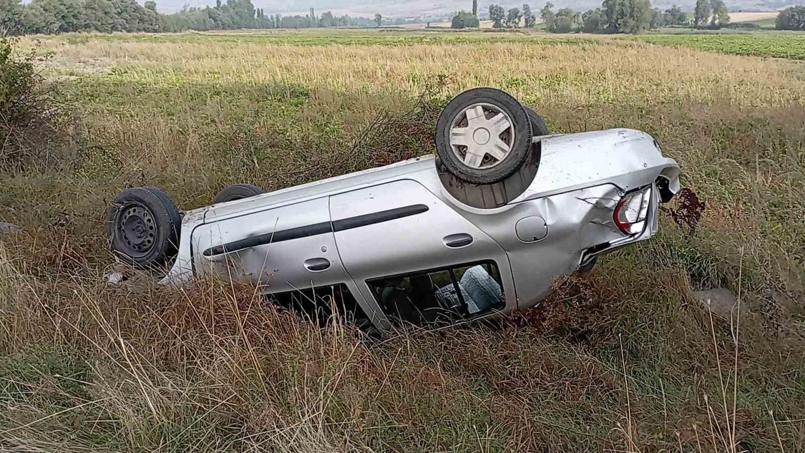 Takla atan otomobilin sürücüsü yaralandı
