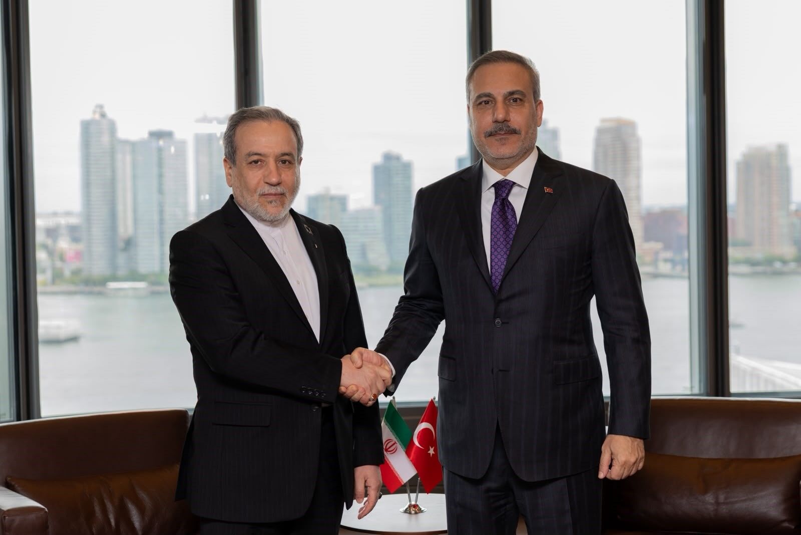Hakan Fidan ile Abbas Arakçi New York’ta bir araya geldi