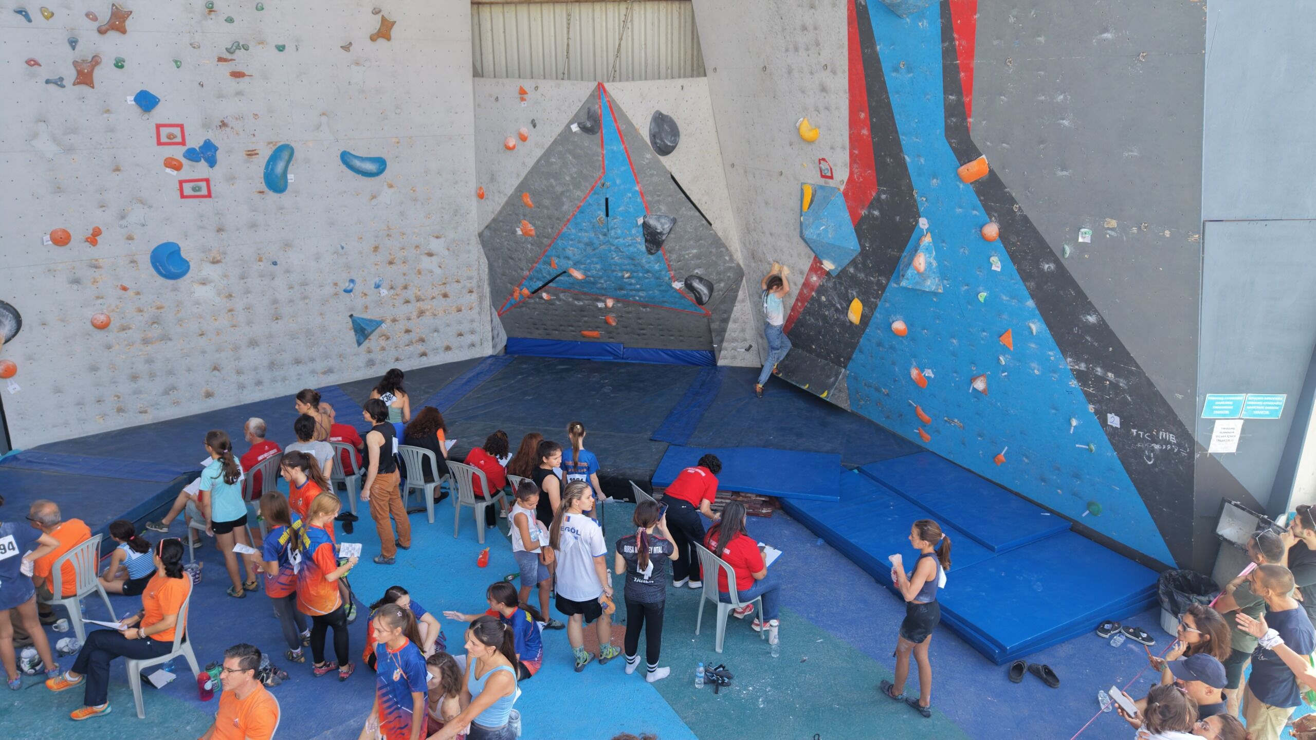 Boulder Yarişmasi (2)