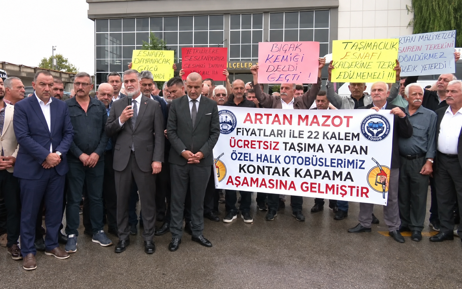 Özel halk otobüsçüleri kontak kapatma kararını erteledi