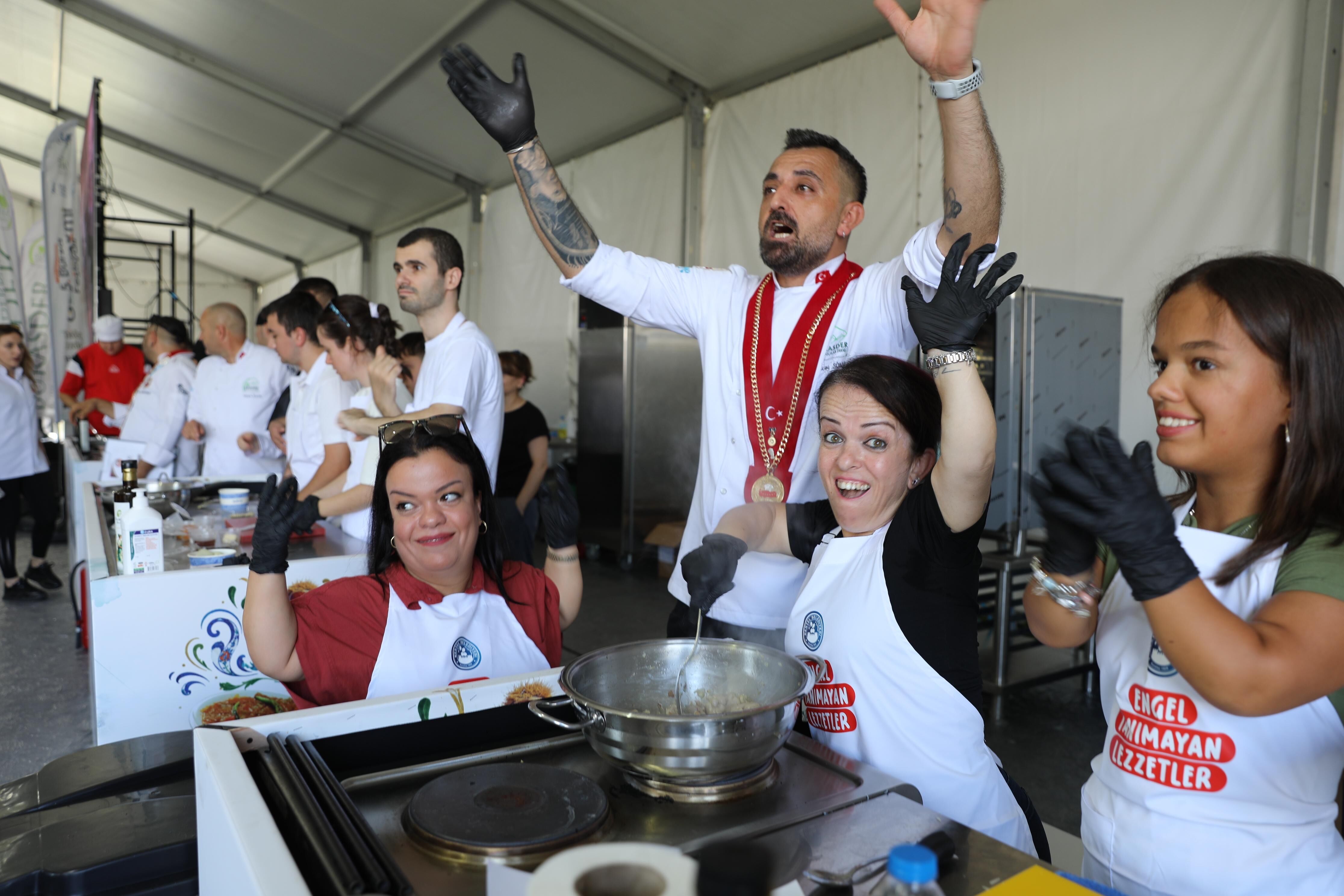 Bursa Gastronomi Festivali’nde lezzet, kültür ve müzik aynı sofrada buluştu