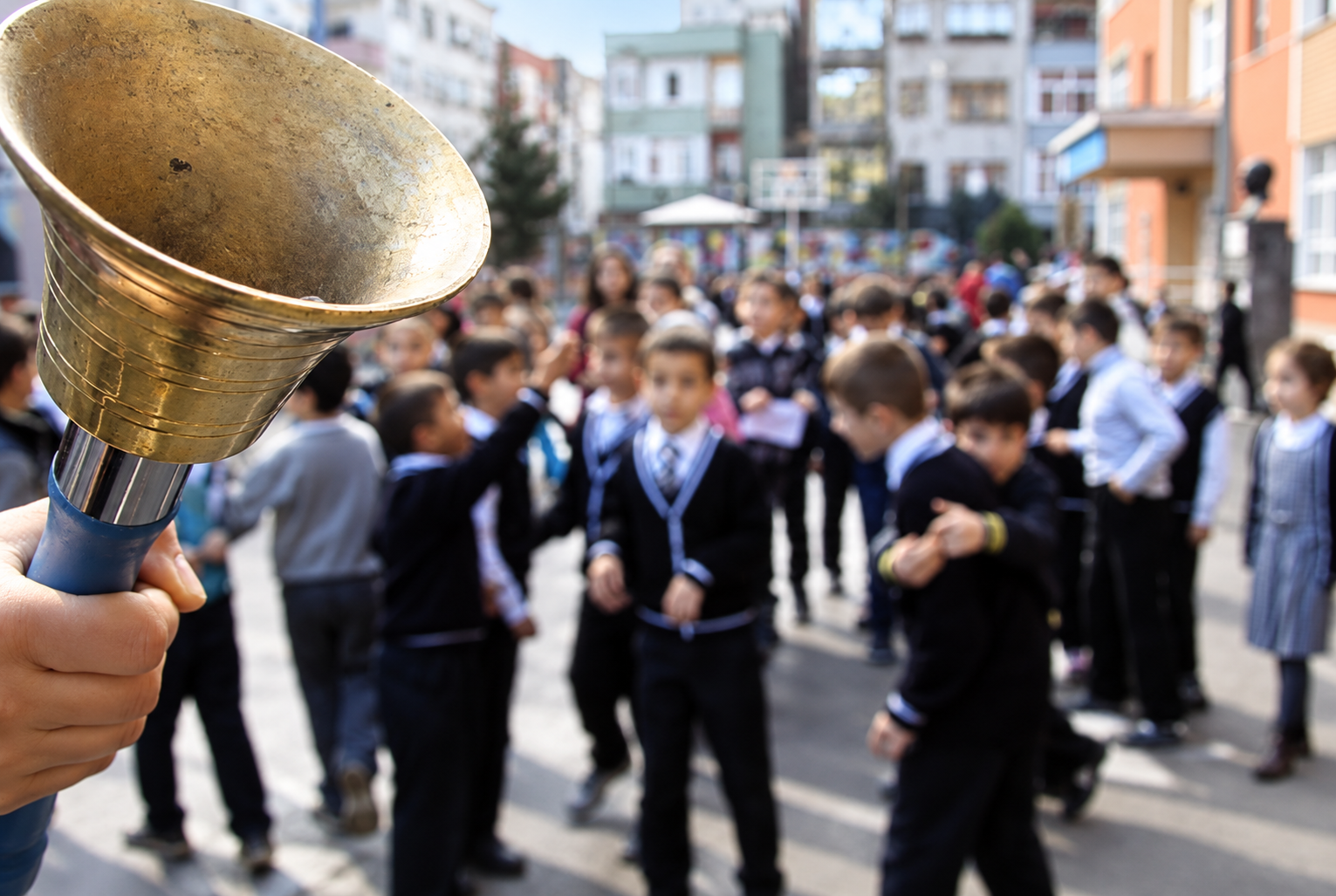 Milyonlarca öğrenci yarın ders başı yapacak: Yeni dönemde kurallar değişiyor