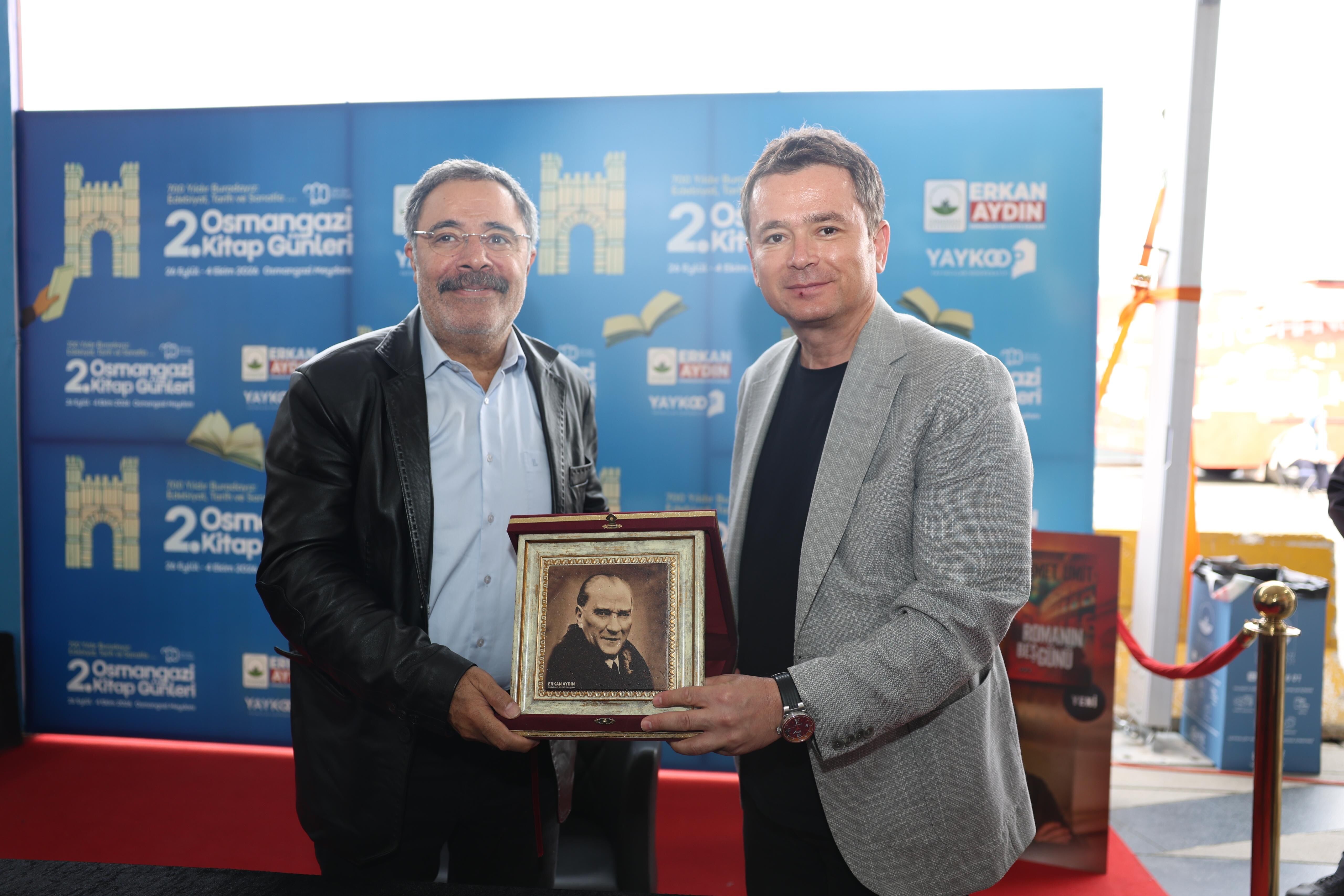 Osmangazi Kitap Günleri’nde Ahmet Ümit’e yoğun ilgi