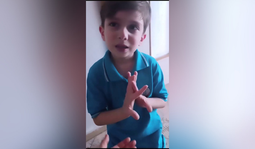 Birinci sınıfa başlayan minik öğrencinin sevimli isyanı yüzleri gülümsetti