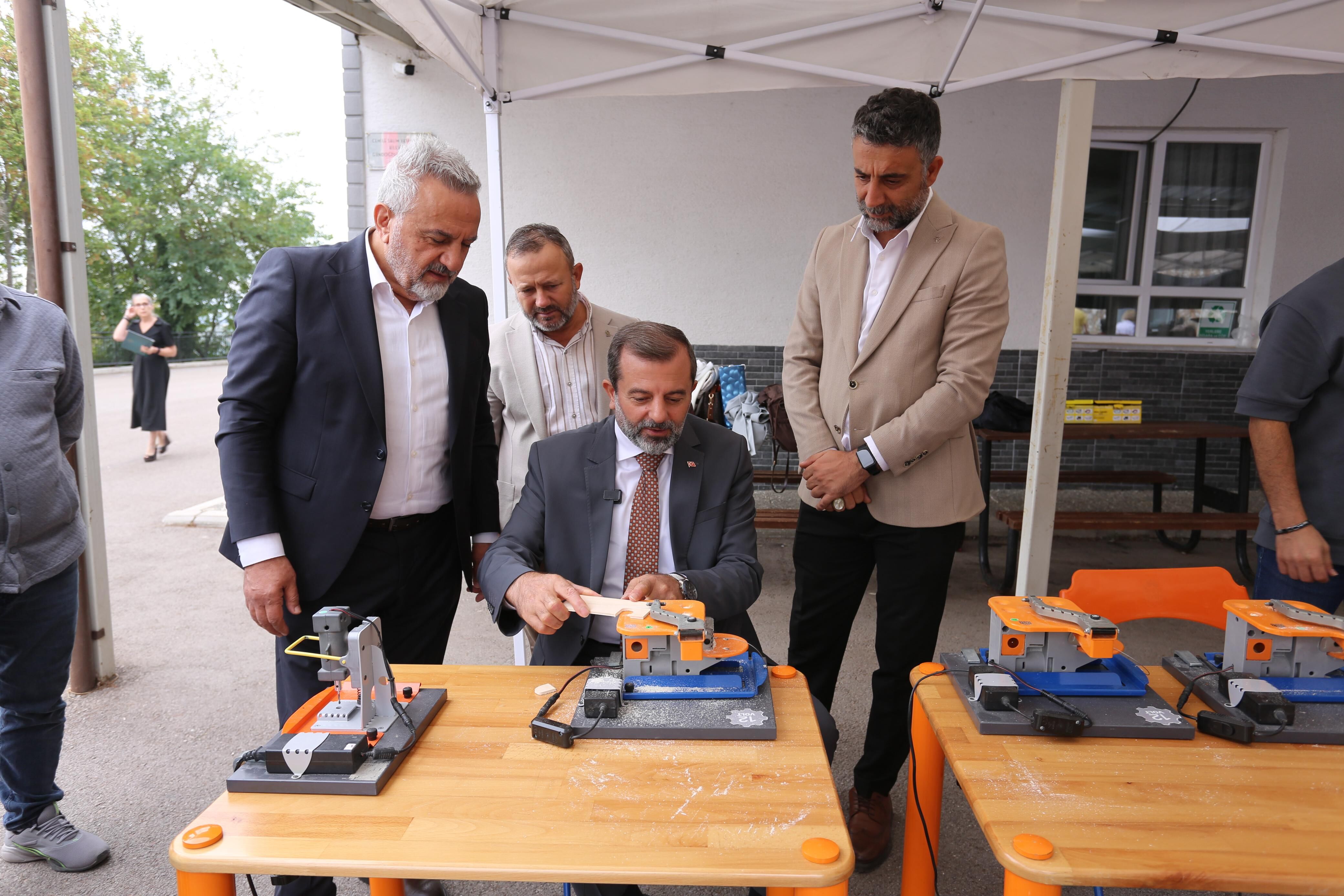 Gürsu Belediyesi köy okullarına bilim ve teknoloji taşıyor