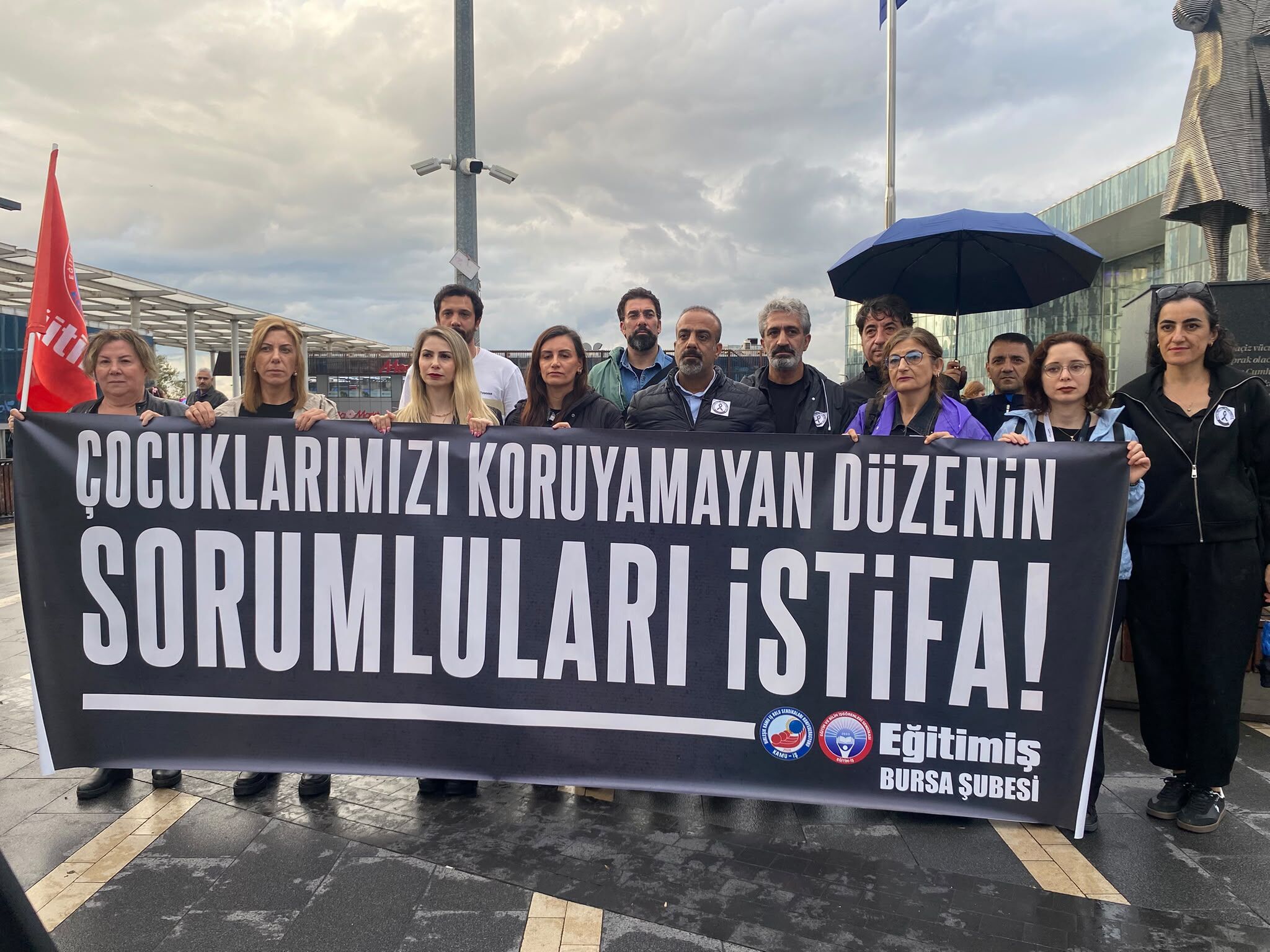 Eğitim-İş Bursa’dan Manisa’daki saldırıya tepki: Sorumlular istifa etsin