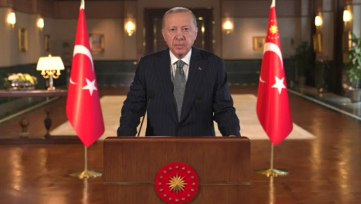 Erdoğan’dan 29 Ekim mesajı: “Cumhuriyetimiz hür yaşama kararlılığının en büyük nişanesidir”