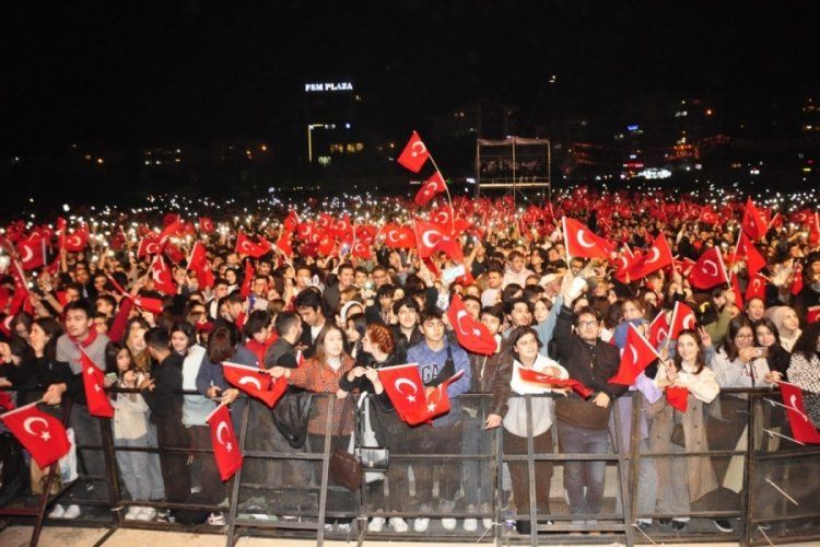 1556232 Bursa Nilufer De 29 Ekim Cumhuriyet Bayrami Coskuyla Kutlandi 635D62Fad4B15