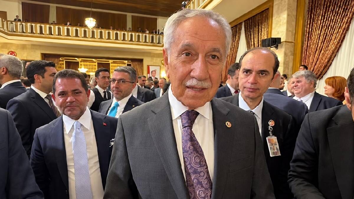 Arınç'tan fon skandalıyla ilgili sert eleştiri
