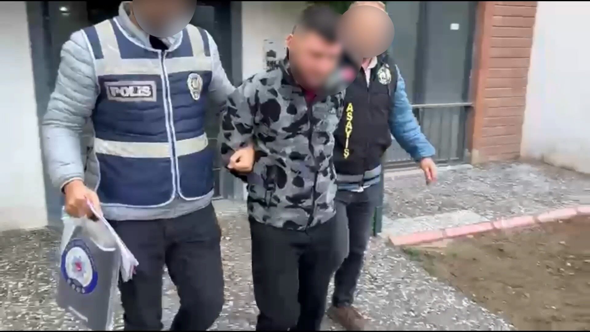 Bursa’da masaj salonlarına fuhuş operasyonu: 21 kadın kurtarıldı