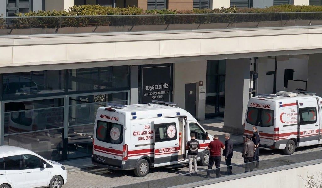 Bir evden yükselen silah sesleri kanlı bitti: 1 ölü, 2 yaralı