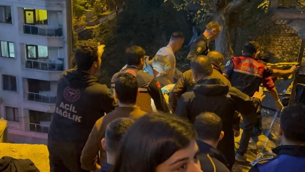 Zonguldak'ta 3 katlı bina çöktü