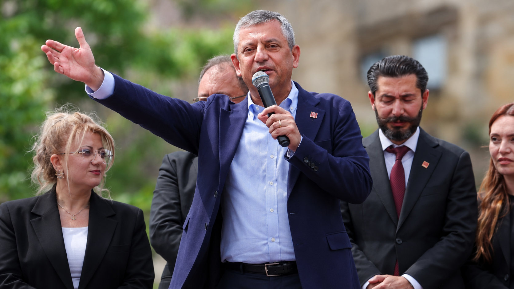 Özgür Özel Artvin’de meydanda konuştu! “Pusula millettir, rota iktidardır”